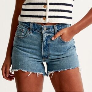 Abercrombie High Rise 4” Mom Jean Short